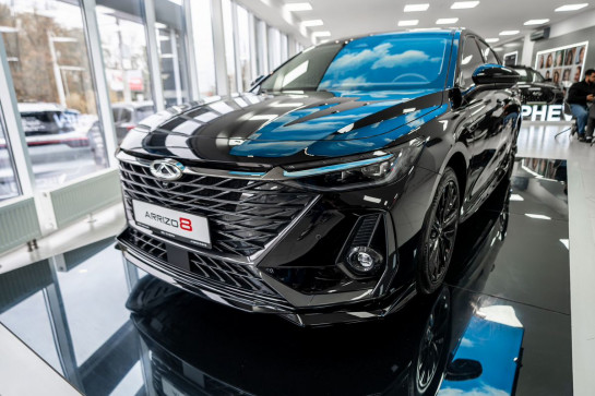 Chery Arrizo 8