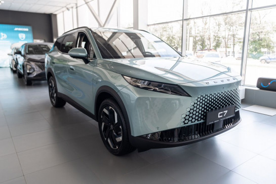 Omoda C7
