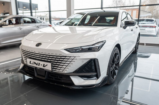 Changan UNI-V
