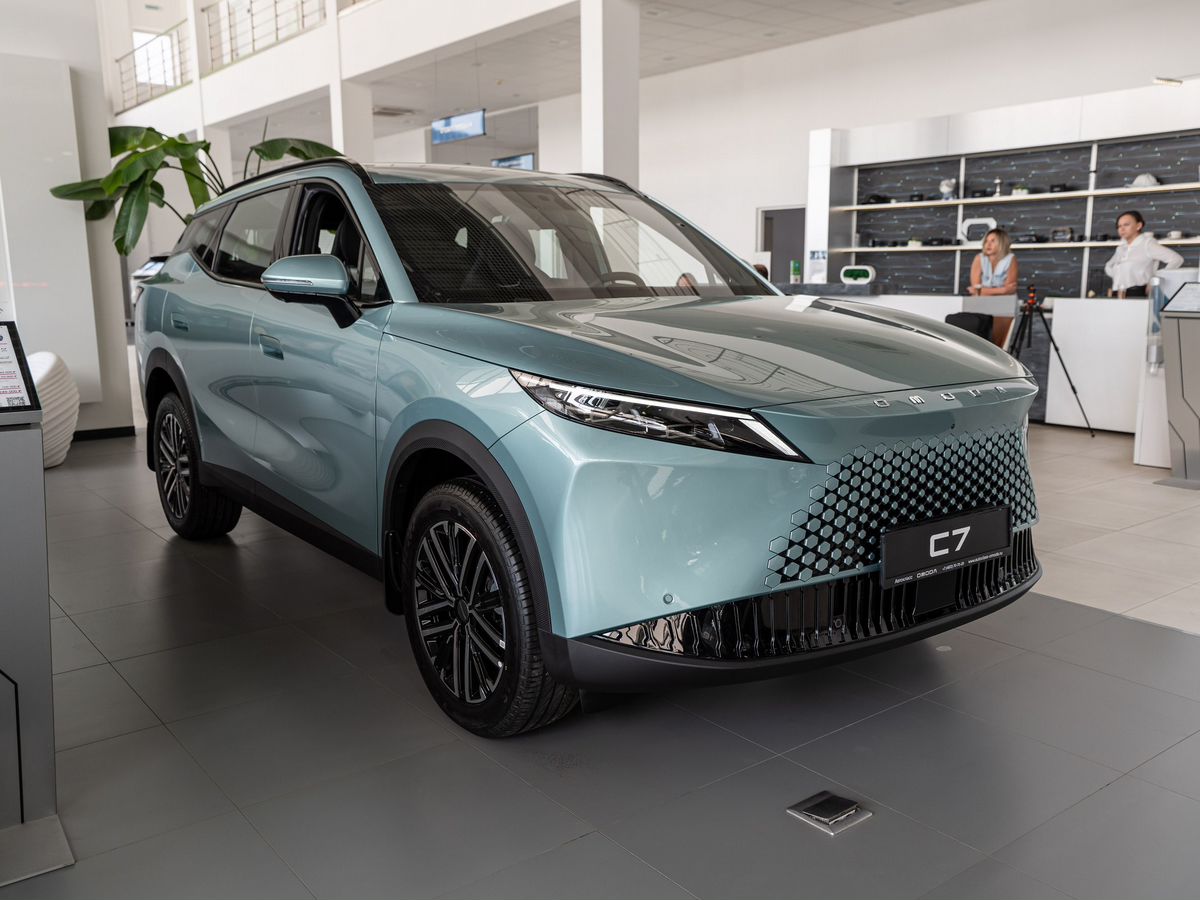 Omoda C7